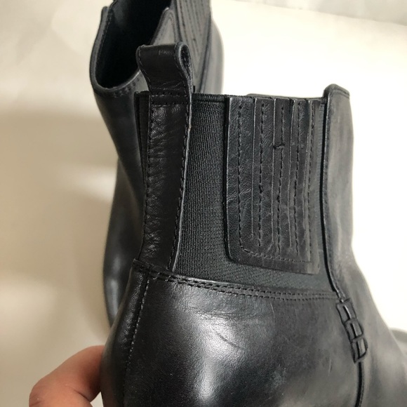 VINCE CAMUTO HIGHLAND ANKLE BOOTIES - Picture 7 of 8